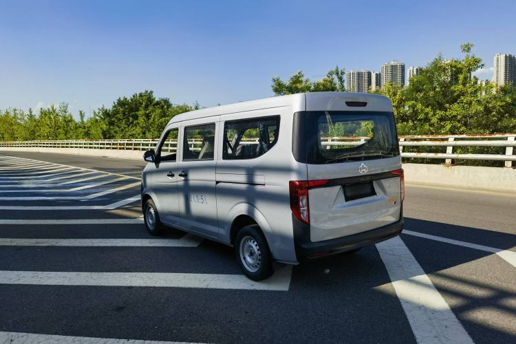 Used CHANGAN KUAYUE Xing V3 2023 1.3L Gasoline Standard Model 5-Seater Passenger Vehicle Exterior 3