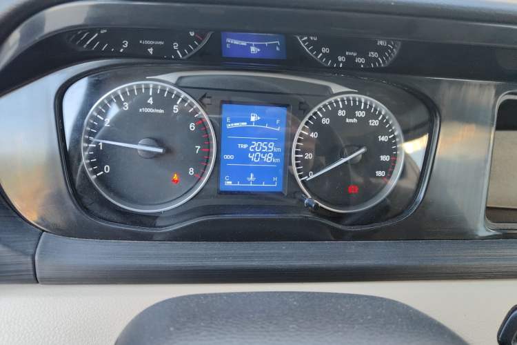 Used CHANGAN KUAYUE Xing V3 2023 1.5L Gasoline Comfort Edition 5-Seat Passenger Vehicle Instrument Cluster