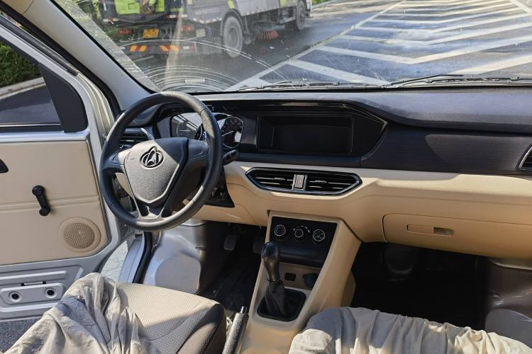 Used CHANGAN KUAYUE Xing V3 2023 1.3L Gasoline Standard Model 5-Seater Passenger Vehicle Interior 1