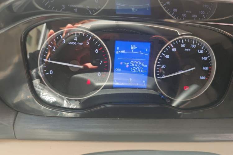Used CHANGAN KUAYUE Xing V3 2023 1.5L Gasoline Comfort Edition 5-Seat Passenger Vehicle Odometer Close Up