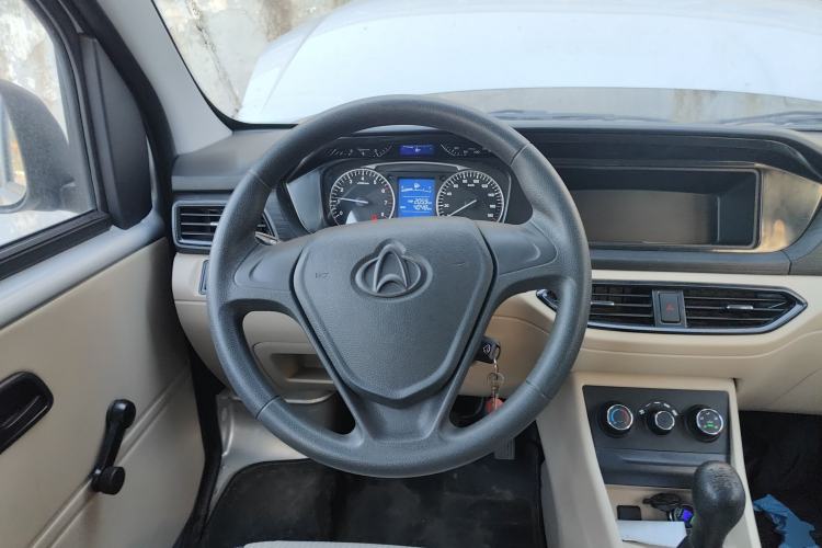 Used CHANGAN KUAYUE Xing V3 2023 1.5L Gasoline Comfort Edition 5-Seat Passenger Vehicle Steering Wheel