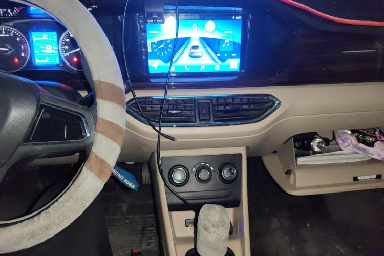 Used CHANGAN KUAYUE Xing V3 2022 1.5L Gasoline Comfort-Grade 2-Seat Van JL473QH Audio And AC Panel