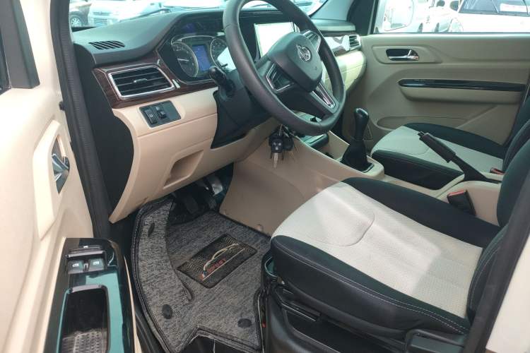 Used CHANGAN KUAYUE Xing V3 2022 1.5L Gasoline Comfort-Grade 5-Seater Passenger Vehicle JL473QH Driver Seat