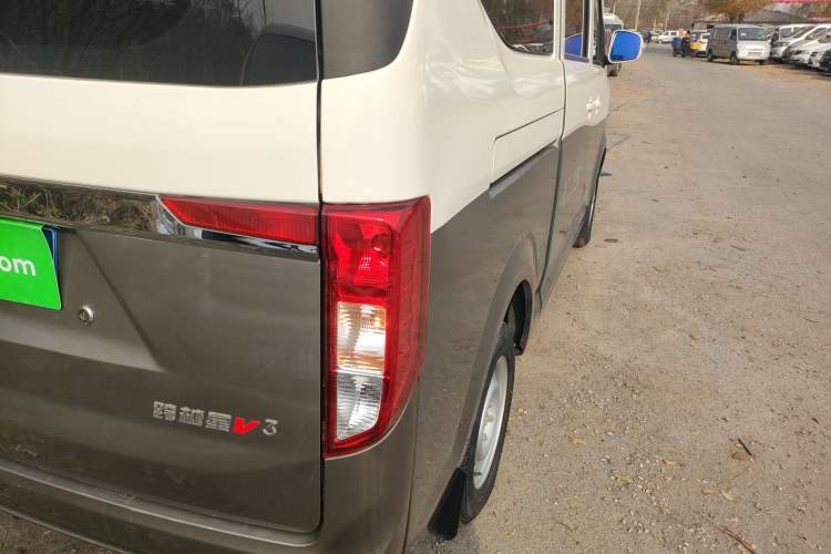 Used CHANGAN KUAYUE Xing V3 2022 1.5L Gasoline Comfort-Grade 5-Seater Passenger Vehicle JL473QH Right Rear Taillight