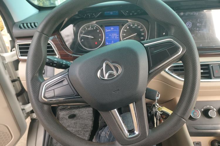 Used CHANGAN KUAYUE Xing V3 2022 1.5L Gasoline Comfort-Grade 5-Seater Passenger Vehicle JL473QH Steering Wheel