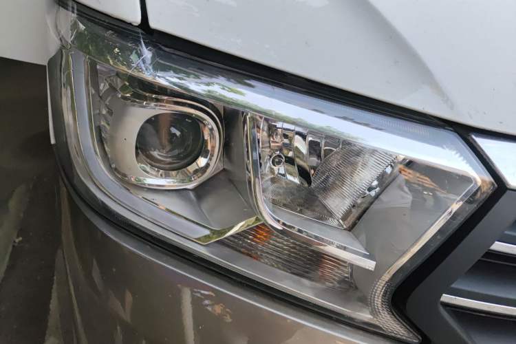Used CHANGAN KUAYUE Xing V3  Right Front Headlight
