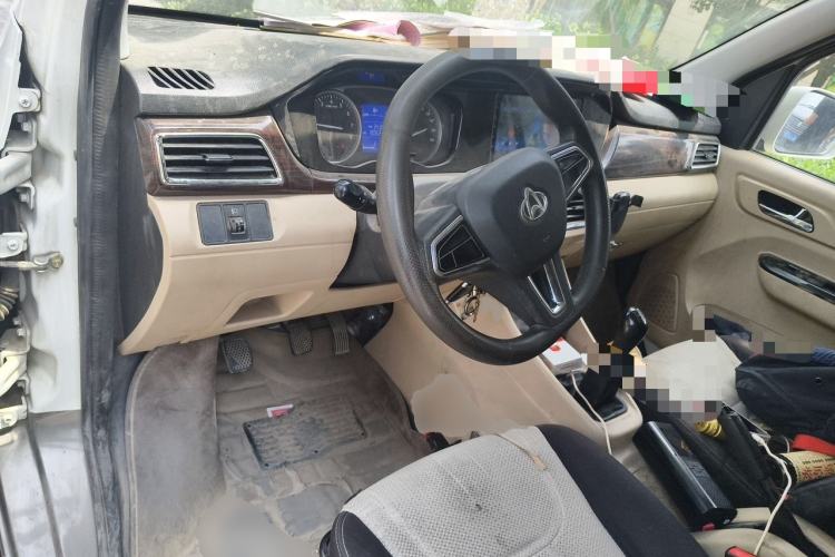 Used CHANGAN KUAYUE Xing V3 2022 1.5L Gasoline Comfort-Grade 2-Seat Van JL473QH Center Console