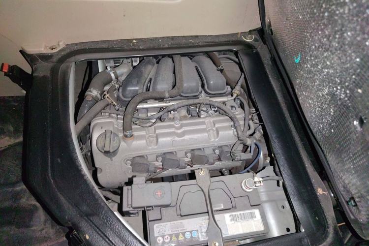 Used CHANGAN KUAYUE Xing V3 2022 1.5L Gasoline Standard-Grade 5-Seater Passenger Vehicle JL473QH Engine Bay