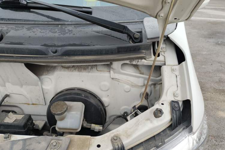 Used CHANGAN KUAYUE Xing V3 2022 1.5L Gasoline Comfort-Grade 5-Seater Minivan JL473QH Engine Bay Left