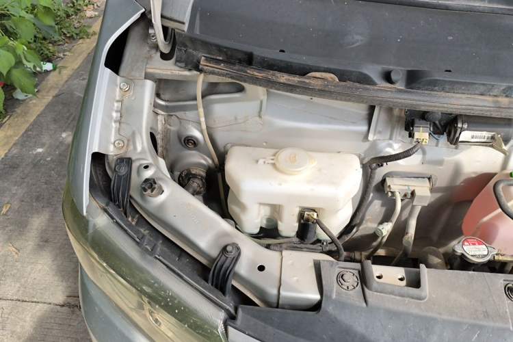 Used CHANGAN KUAYUE Xing V3 2022 1.5L Gasoline Standard Model 2-Seat Van JL473QH Engine Bay Right