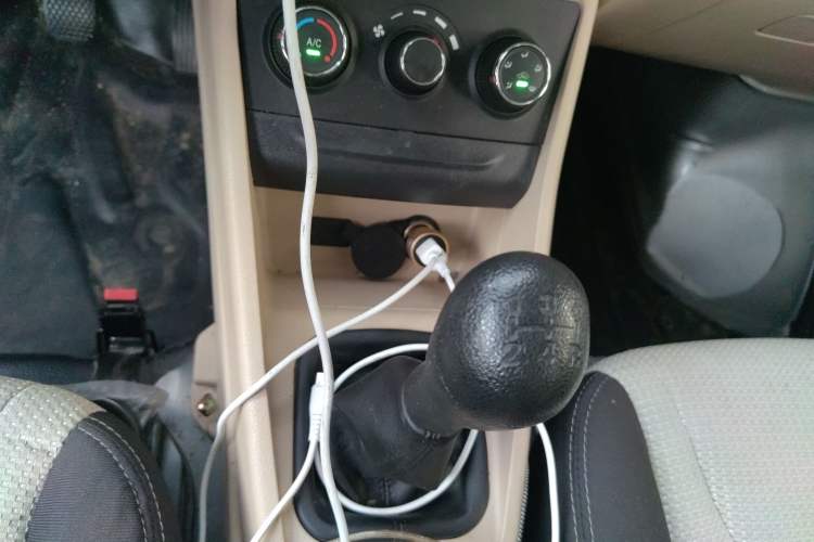 Used CHANGAN KUAYUE Xing V3 2022 1.5L Gasoline Standard-Grade 5-Seater Passenger Vehicle JL473QH Gear Lever