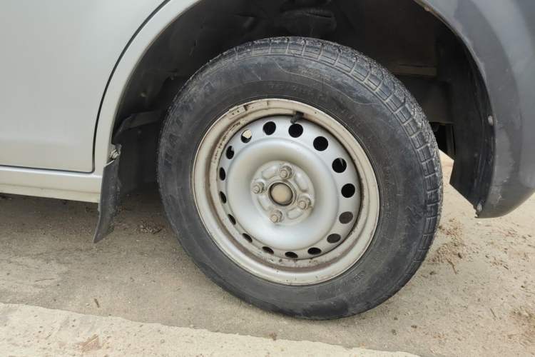 Used CHANGAN KUAYUE Xing V3  Right Front Wheel Hub