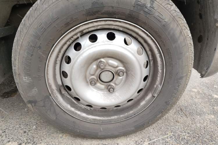 Used CHANGAN KUAYUE Xing V3 2022 1.5L Gasoline Comfort-Grade 5-Seater Minivan JL473QH Right Front Wheel Hub