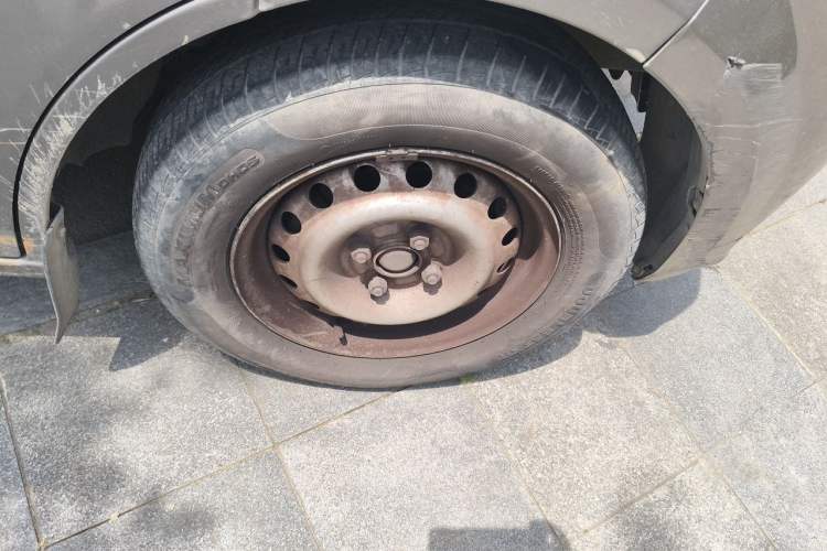 Used CHANGAN KUAYUE Xing V3 2022 1.5L Gasoline Comfort-Grade 2-Seat Van JL473QH Right Front Wheel Hub