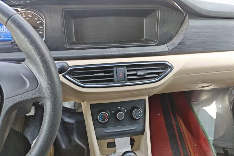 Used CHANGAN KUAYUE Xing V3 2022 1.5L Gasoline Enjoyment Model 5-Seat Passenger Vehicle JL473QH Audio And AC Panel