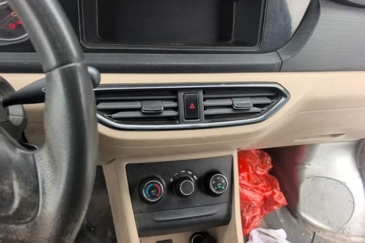 Used CHANGAN KUAYUE Xing V3 2022 1.5L Gasoline Standard Model 2-Seat Van JL473QH Audio And AC Panel