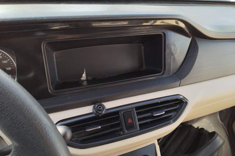 Used CHANGAN KUAYUE Xing V3 2022 1.5L Gasoline Standard-Grade 5-Seater Passenger Vehicle JL473QH Audio And AC Panel