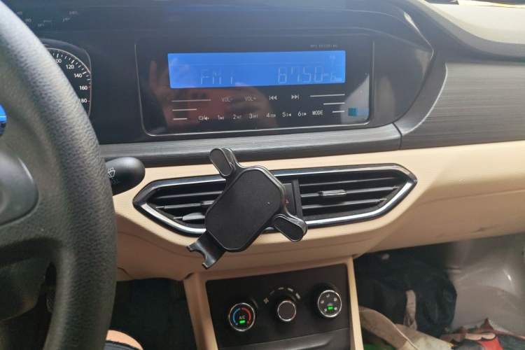 Used CHANGAN KUAYUE Xing V3 2022 1.5L Gasoline Comfort Edition 5-Seater Minivan JL473QH Audio And AC Panel