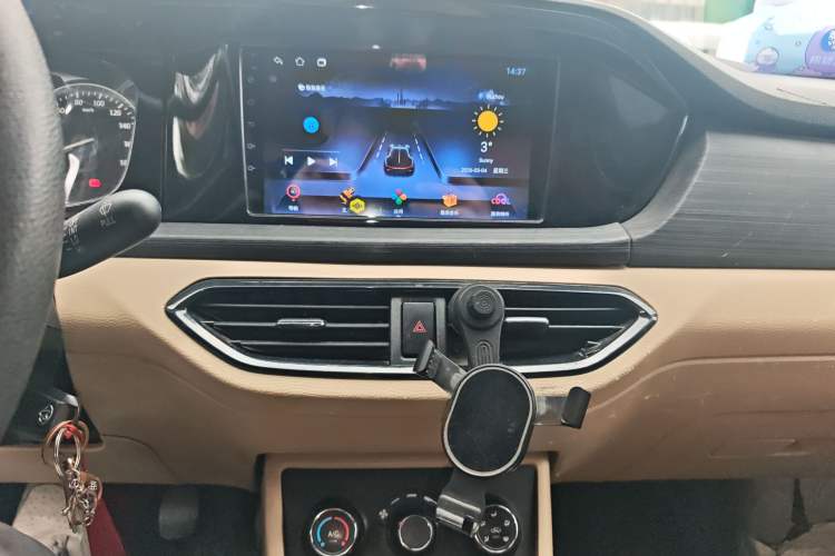 Used CHANGAN KUAYUE Xing V3 2022 1.5L Gasoline Comfort Edition 5-Seater Minivan JL473QH Audio And AC Panel