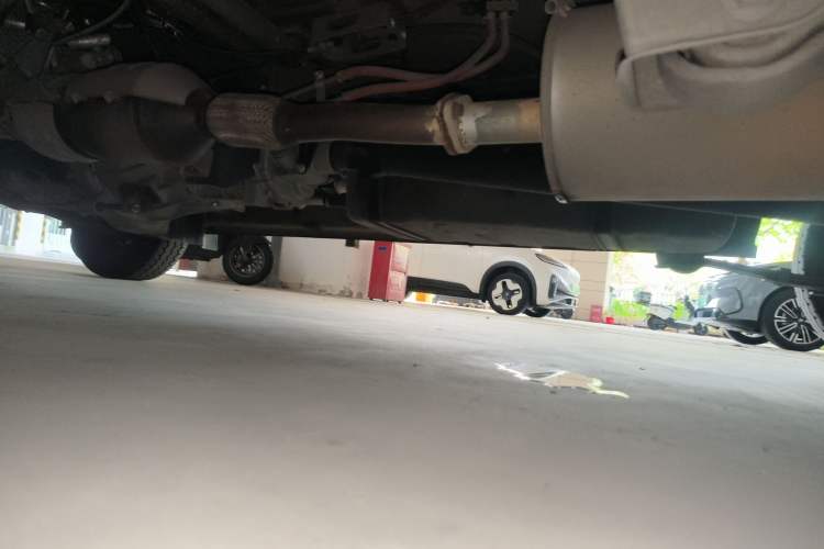 Used CHANGAN KUAYUE Xing V3 2022 1.5L Gasoline Luxury 5-Seater Minivan JL473QH Chassis Rear Left
