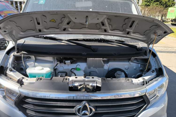 Used CHANGAN KUAYUE Xing V3 2022 1.5L Gasoline Standard Model 6-Seater Passenger Vehicle JL473QH Engine Bay