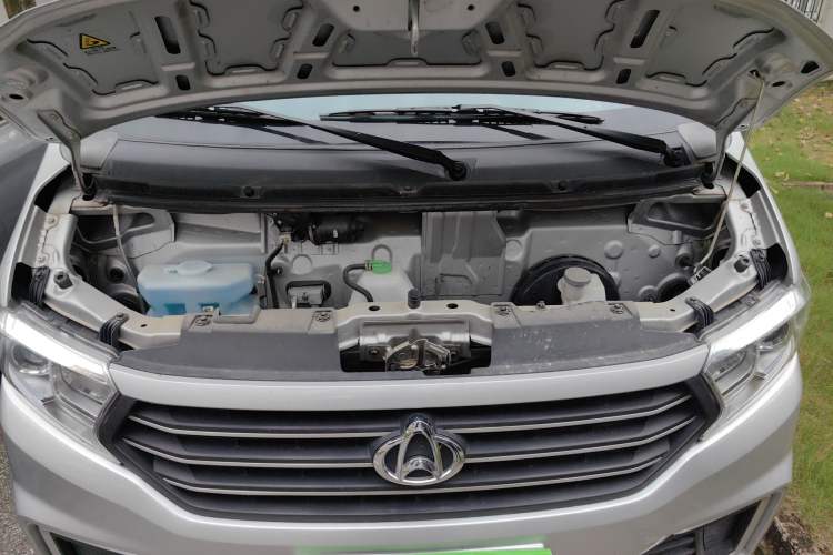 Used CHANGAN KUAYUE Xing V3 2022 1.5L Gasoline Standard Model 6-Seater Passenger Vehicle JL473QH Engine Bay
