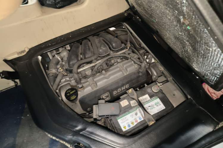 Used CHANGAN KUAYUE Xing V3 2022 1.5L Gasoline Luxury 5-Seater Minivan JL473QH Engine Bay Left