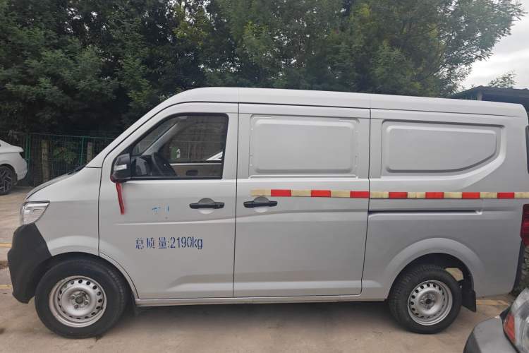 Used CHANGAN KUAYUE Xing V3 2022 1.5L Gasoline Enjoyment Model 2-Seat Van JL473QH Exterior 5