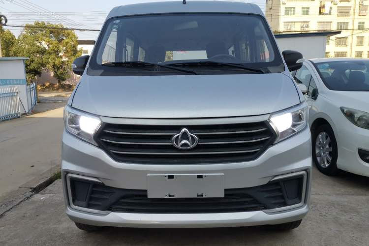 Used CHANGAN KUAYUE Xing V3 2022 1.5L Gasoline Standard Model 6-Seater Passenger Vehicle JL473QH Front