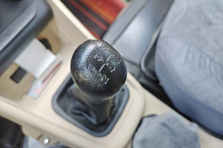 Used CHANGAN KUAYUE Xing V3 2022 1.5L Gasoline Enjoyment Model 5-Seat Passenger Vehicle JL473QH Gear Lever