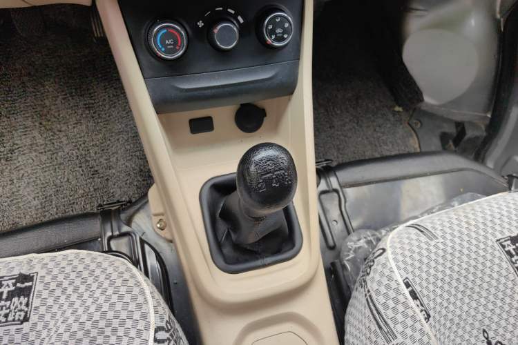 Used CHANGAN KUAYUE Xing V3 2022 1.5L Gasoline Standard Model 6-Seater Passenger Vehicle JL473QH Gear Lever