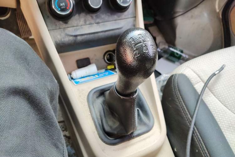 Used CHANGAN KUAYUE Xing V3 2022 1.5L Gasoline Enjoyment Model 5-Seat Passenger Vehicle JL473QH Gear Lever
