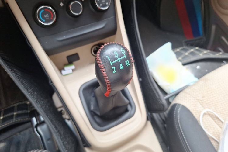 Used CHANGAN KUAYUE Xing V3 2022 1.5L Gasoline Standard-Grade 5-Seater Passenger Vehicle JL473QH Gear Lever