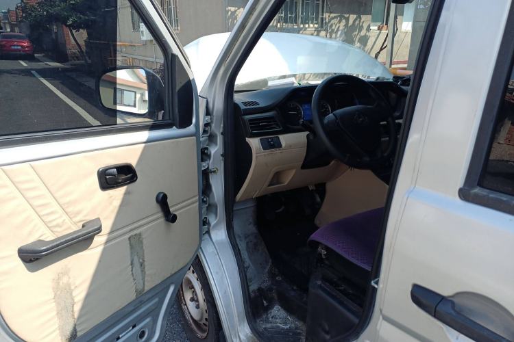 Used CHANGAN KUAYUE Xing V3 2022 1.5L Gasoline Comfort Edition 5-Seater Minivan JL473QH Interior 3