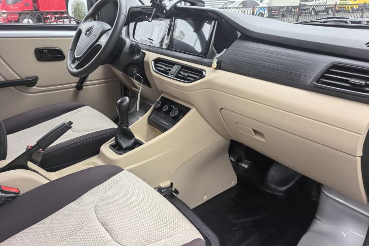 Used CHANGAN KUAYUE Xing V3 2022 1.5L Gasoline Enjoyment Model 5-Seat Passenger Vehicle JL473QH Interior 7