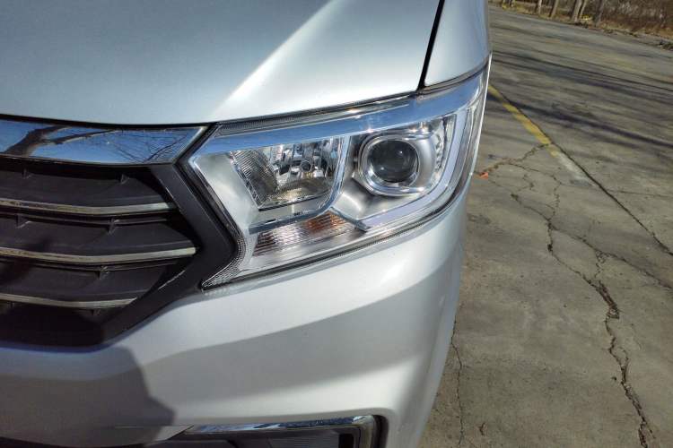 Used CHANGAN KUAYUE Xing V3 2022 1.5L Gasoline Standard-Grade 5-Seater Passenger Vehicle JL473QH Left Front Headlight