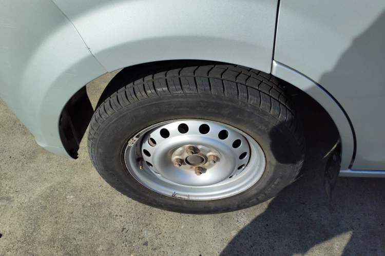 Used CHANGAN KUAYUE Xing V3 2022 1.5L Gasoline Standard-Grade 5-Seater Passenger Vehicle JL473QH Left Front Wheel Hub