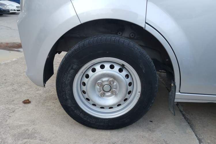 Used CHANGAN KUAYUE Xing V3 2022 1.5L Gasoline Standard Model 6-Seater Passenger Vehicle JL473QH Left Front Wheel Hub