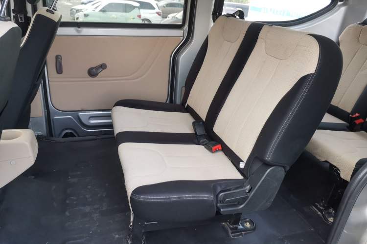 Used CHANGAN KUAYUE Xing V3 2022 1.5L Gasoline Standard Model 6-Seater Passenger Vehicle JL473QH Left Rear Seat