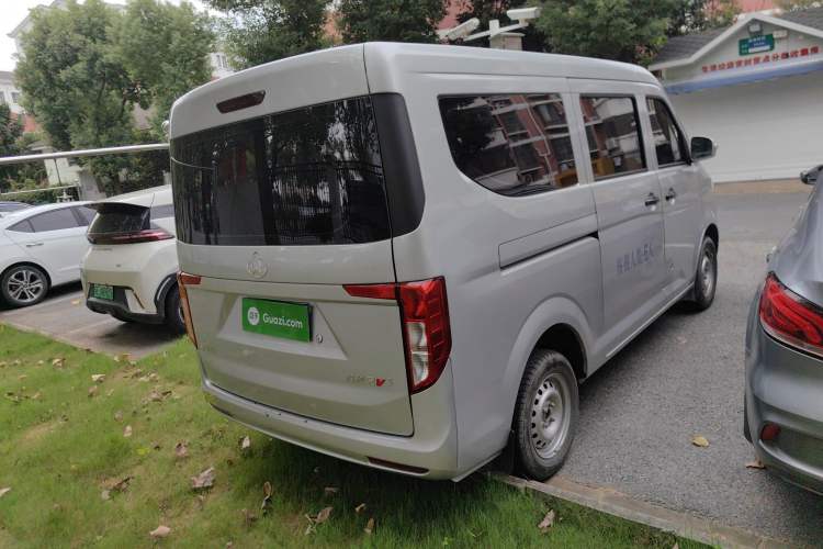 Used CHANGAN KUAYUE Xing V3 2022 1.5L Gasoline Standard Model 6-Seater Passenger Vehicle JL473QH Rear Right 45 Deg