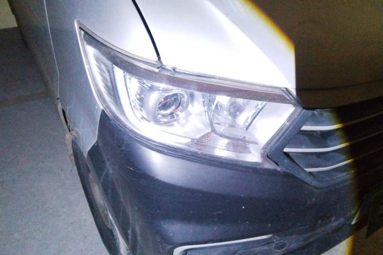 Used CHANGAN KUAYUE Xing V3 2022 1.5L Gasoline Standard Model 2-Seat Van JL473QH Right Front Headlight