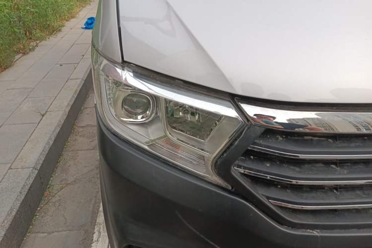 Used CHANGAN KUAYUE Xing V3 2022 1.5L Gasoline Comfort-Plus 7-Seater Passenger Vehicle JL473QH Right Front Headlight