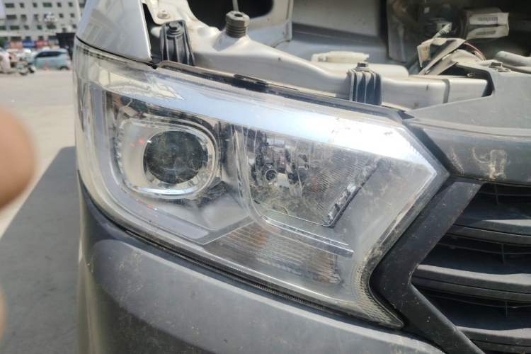 Used CHANGAN KUAYUE Xing V3 2022 1.5L Gasoline Standard Model 2-Seat Van JL473QH Right Front Headlight
