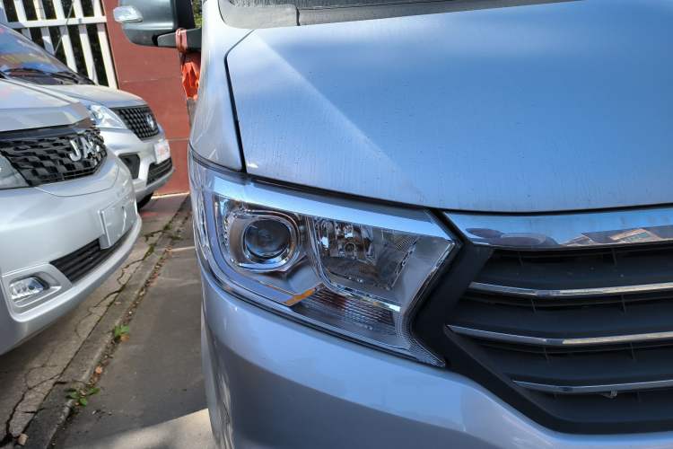 Used CHANGAN KUAYUE Xing V3 2022 1.5L Gasoline Standard Model 6-Seater Passenger Vehicle JL473QH Right Front Headlight