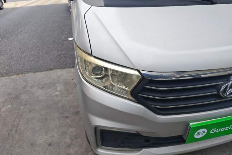 Used CHANGAN KUAYUE Xing V3 2022 1.5L Gasoline Comfort Edition 5-Seater Minivan JL473QH Right Front Headlight