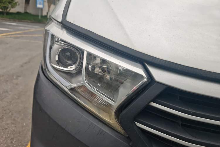 Used CHANGAN KUAYUE Xing V3 2022 1.5L Gasoline Comfort Edition 5-Seater Minivan JL473QH Right Front Headlight