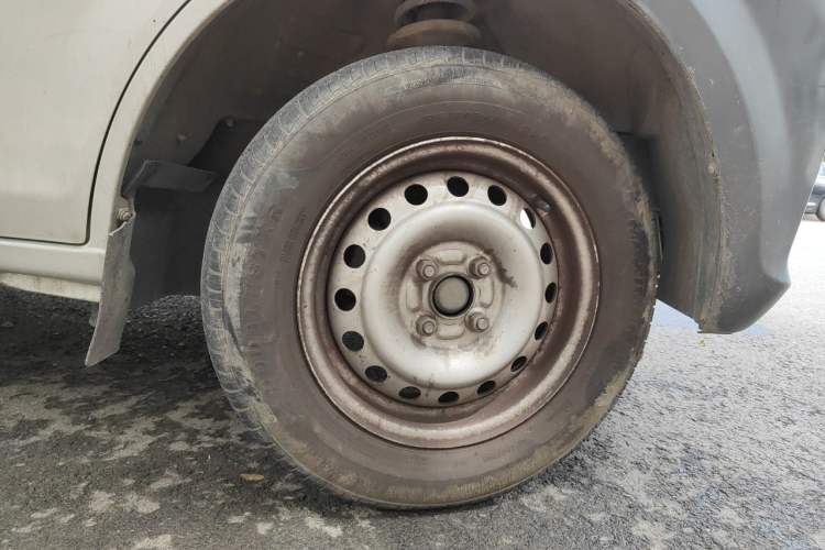 Used CHANGAN KUAYUE Xing V3 2022 1.5L Gasoline Enjoyment Model 2-Seat Van JL473QH Right Front Wheel Hub