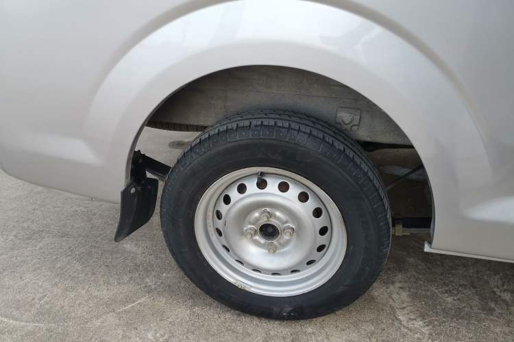 Used CHANGAN KUAYUE Xing V3 2022 1.5L Gasoline Standard Model 6-Seater Passenger Vehicle JL473QH Right Rear Wheel Hub