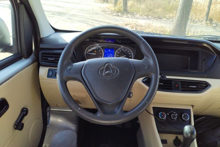 Used CHANGAN KUAYUE Xing V3 2022 1.5L Gasoline Standard-Grade 5-Seater Passenger Vehicle JL473QH Steering Wheel
