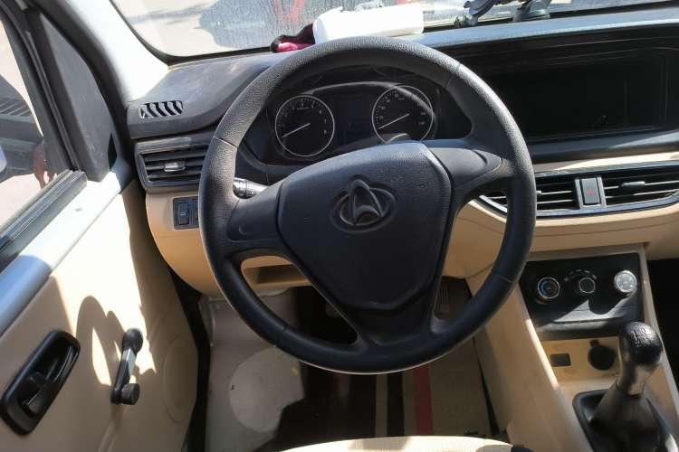Used CHANGAN KUAYUE Xing V3 2022 1.5L Gasoline Standard Model 6-Seater Passenger Vehicle JL473QH Steering Wheel